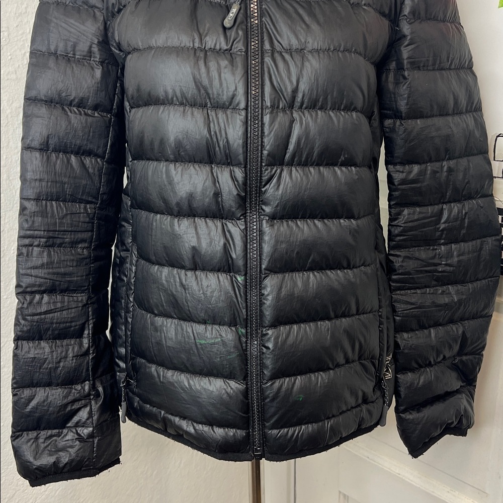 TUMI Pax Black Neck Pillow Puffer Jacket Size M - Picture 6 of 14